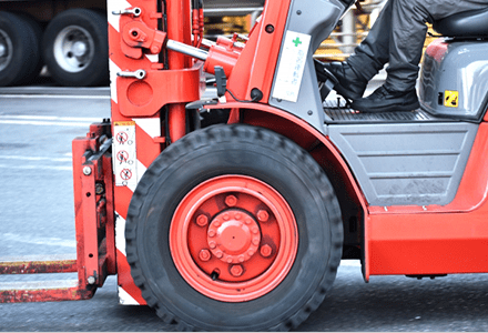 新設機器の搬入や据付け